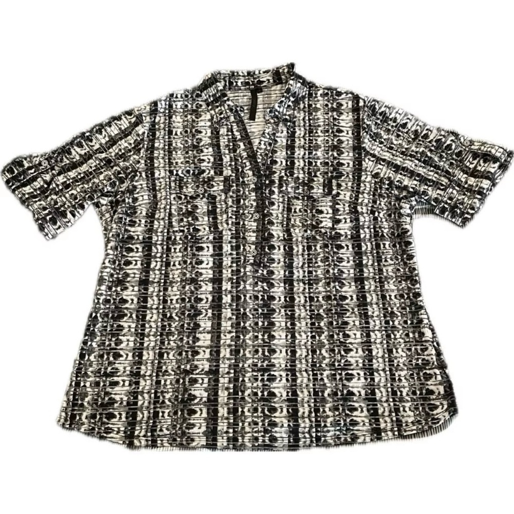 Cathy Women’s Blouse Top Size Large Stretch Black White Roll Tab Short Sleeves